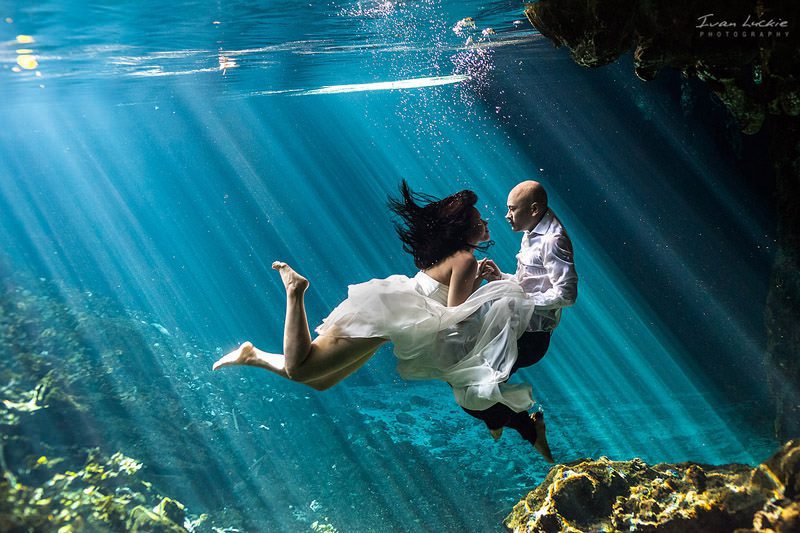 Noo+Tim-Underwater-Trash-the-dress-photo