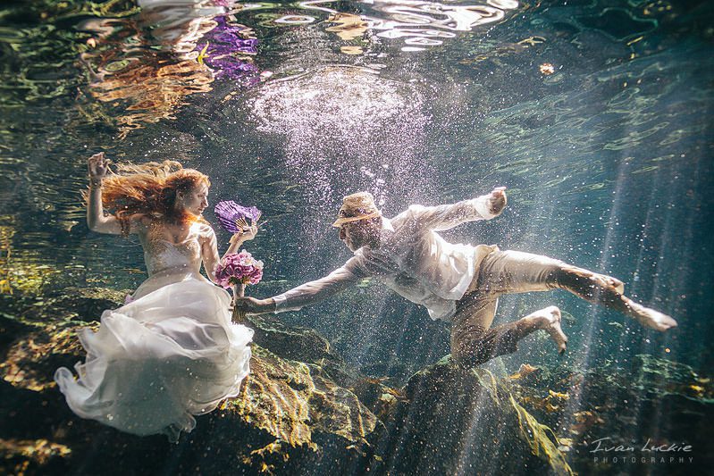 Sofia+Mike-Cenote-underwater-Trash-the-d