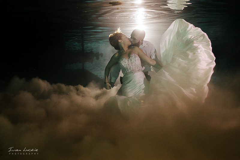 Doreen+Christian-Cenote-underwater-weddi